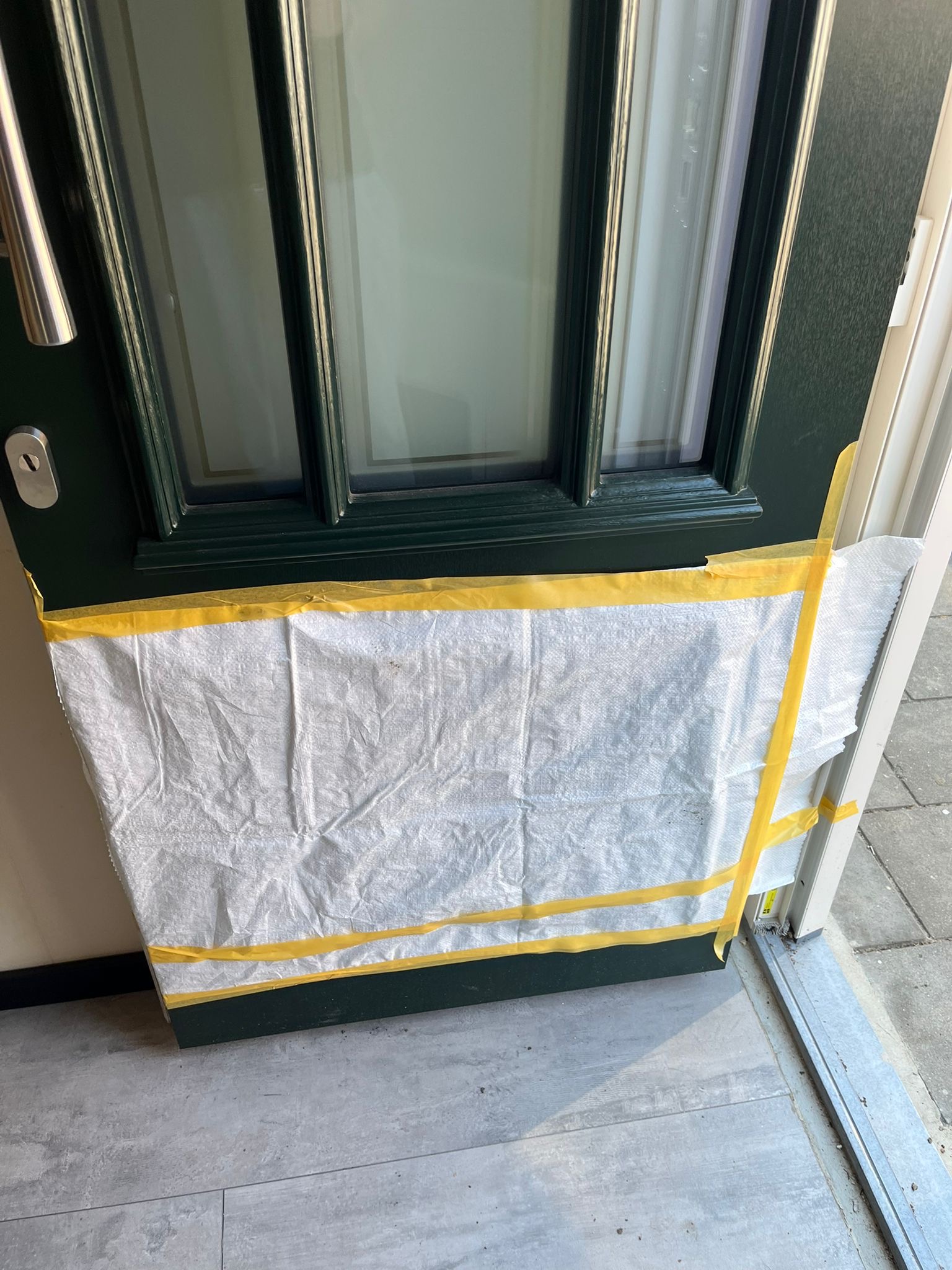Foto 2: Alles netjes afplakken voor bescherming